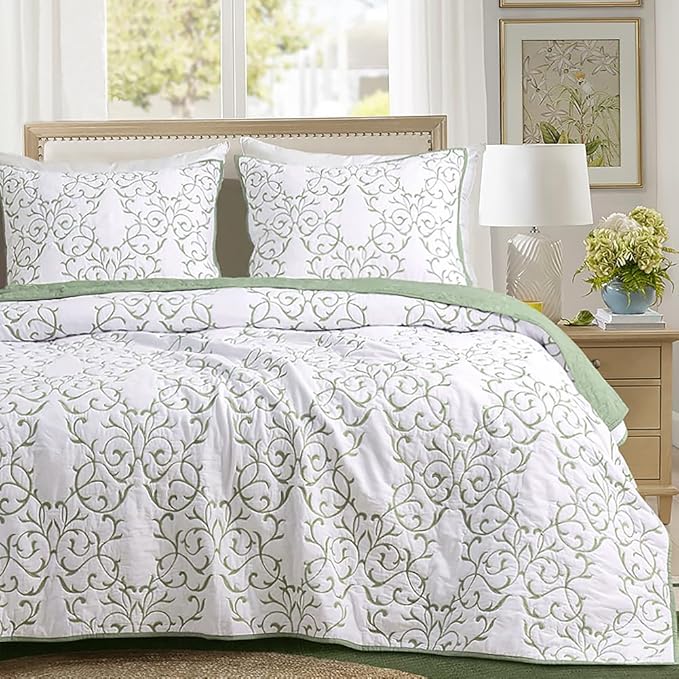 mixinni Quilt Sage Green Queen Size Reversible 3-Piece Sage Green Embroidery Pattern Elegant Quilt Set Queen Size, (1 Quilt,2 Pillow Shams)-All Seasons