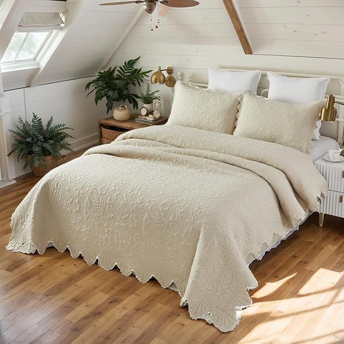 Brandream Queen Size Quilt Set Cotton Beige Quilts Luxury Farmhouse Bedding Set Matelasse Coverlet Scalloped Quilt Set 3-Piece