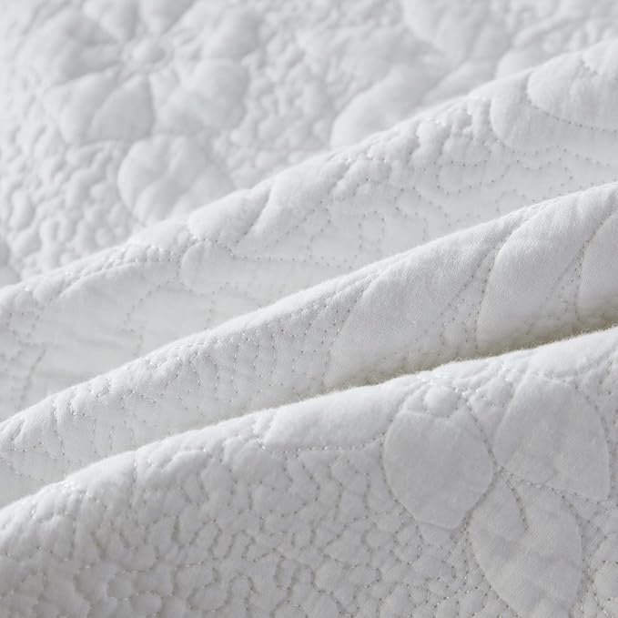 Brandream White Quilt Set Queen Size Cotton Shabby Chic Luxury Ruffle Bedspread Matelasse Coverlet Set 3-Piece