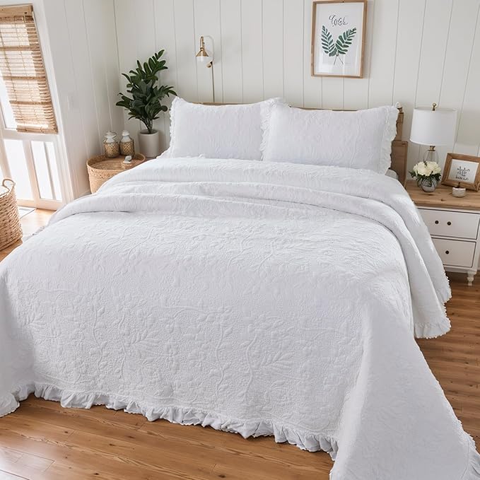 Brandream White Quilt Set Queen Size Cotton Shabby Chic Luxury Ruffle Bedspread Matelasse Coverlet Set 3-Piece