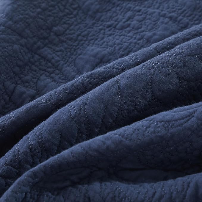 Brandream Queen Size Quilt Set Cotton Navy Blue Farmhouse Florals and Vines Matelasse Coverlet Set Scalloped Edge Quilts 3-Piece
