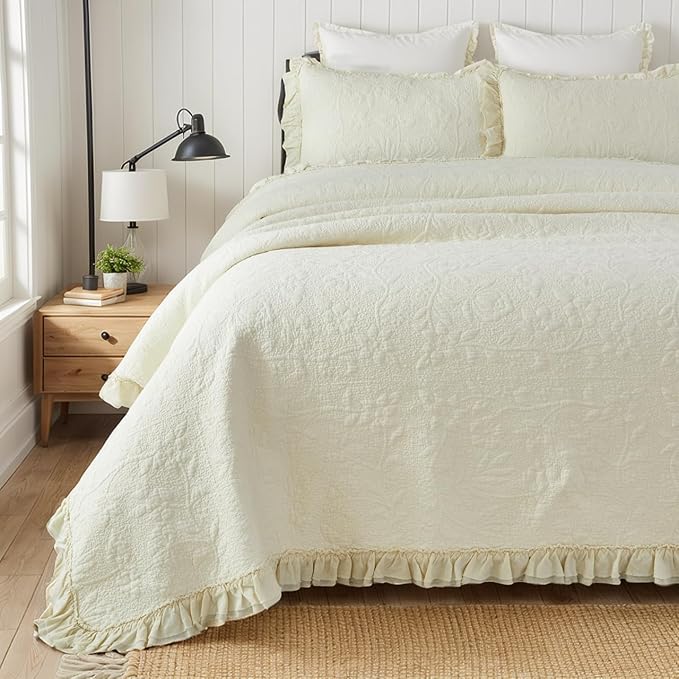 Brandream Cream Yellow White Quilt Set Queen Size Cotton Matelasse Bedding Luxury Ruffle Bedspread 3-Piece