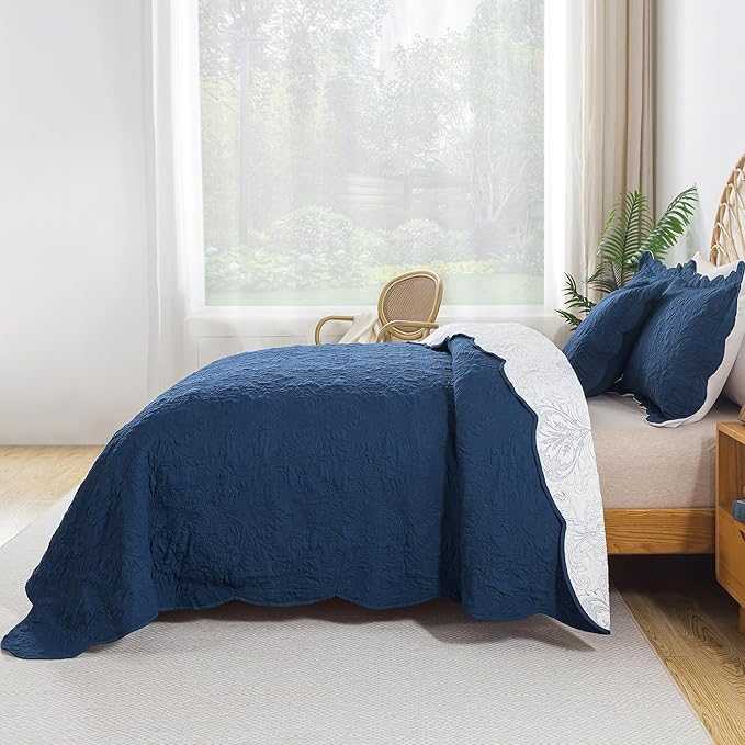 HoneiLife Queen Quilt Bedding Set - Microfiber Quilt Sets for Queen Bed, 3-Piece Lightweight Bedspreads,Reversible Coverlets Rustic Bed Cover, Floral Bedding Set All Season Quilts-Navy