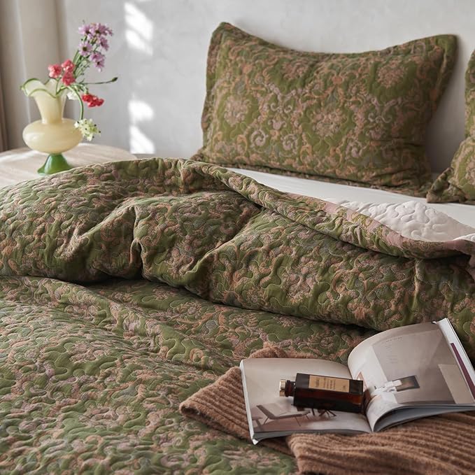 mixinni King Size Quilt Bedding Set Green Floral Soft Cotton Double-Layer Vintage Gold Paisley Quilt Set Farmhouse Bedspread Coverlet Sets, 3-Pieces Including Pillow Shams (106x96 Inches)