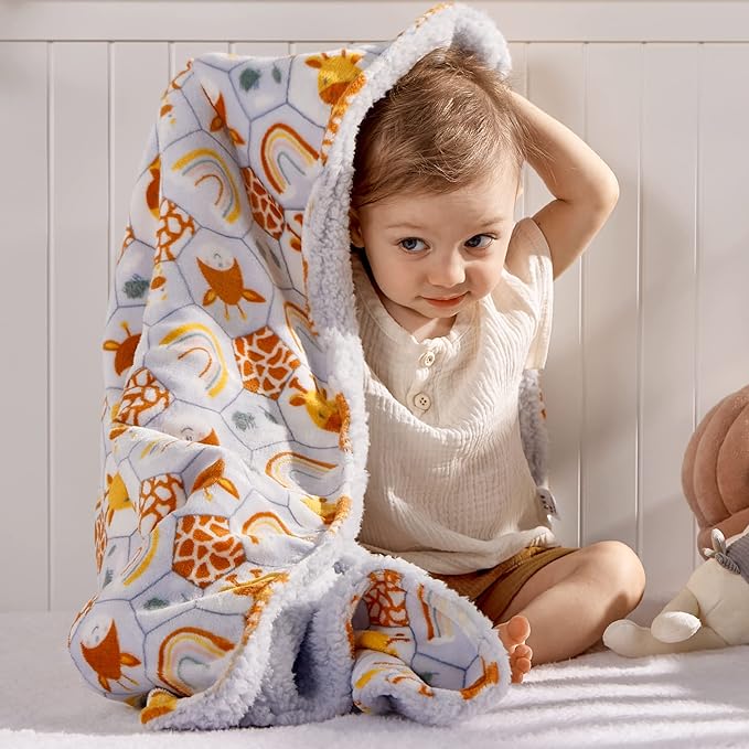 DaysU Plush Flannel Sherpa Baby Blanket for Girls Boys, Generous Reversible Soft Micro Fleece Toddler Bed Throw Blanket with Animal Print for Kids and Children, Giraffe, 50"x60"