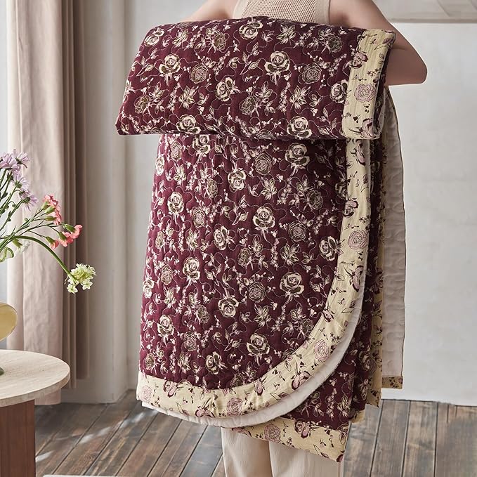 mixinni Red Floral Print Queen Size Quilt Set Soft Cotton Double-Laye Retro Rose Pattern Quilt Bedding Set Farmhouse Bedspread Coverlet Sets, 3-Pieces Including Pillow Shams (90x90 Inches)