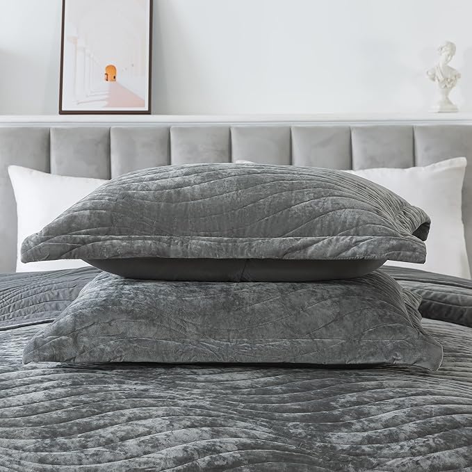 HoneiLife Velvet Quilt Sets King - Lightweight Bedspreads 3-Pieces, Stripe Coverlets Rustic Bed Cover King Quilt Bedding Sets for All Season Use, Grey