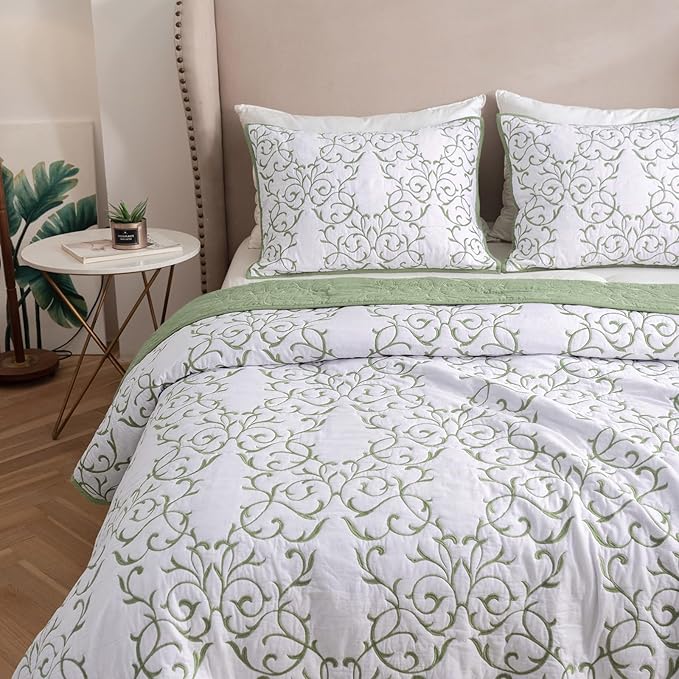 mixinni Quilt Sage Green Queen Size Reversible 3-Piece Sage Green Embroidery Pattern Elegant Quilt Set Queen Size, (1 Quilt,2 Pillow Shams)-All Seasons