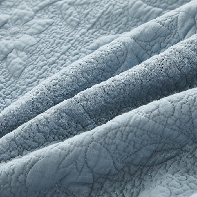 Brandream Queen Size Quilt Set Cotton Shabby Chic Bedding Light Blue Floral and Vine Matelasse Coverlet Set Ruffle Bedspreads 3-Piece
