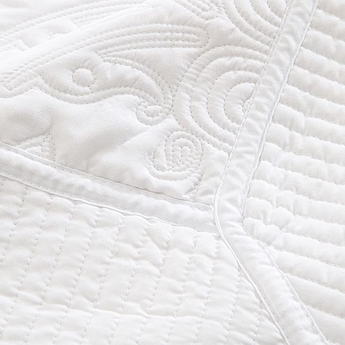 HoneiLife California King Quilt - Oversized King Bedspreads 120x120, 4-Piece Cal King Quilt Sets,Rustic Bedding Sets King Size,Reversible Coverlets Lightweight Bed Cover for All Season Use-White
