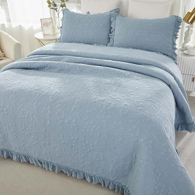 Brandream Queen Size Quilt Set Cotton Shabby Chic Bedding Light Blue Floral and Vine Matelasse Coverlet Set Ruffle Bedspreads 3-Piece