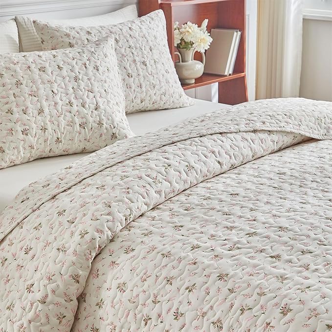 mixinni Floral Quilt Set King Cute Pink Flower Printed Quilted Bedding Set, Soft Aesthetic Floral Lightweight Bedspread Coverlet Set with Shams for All Season-(92"x106", 1 Quilt+ 2 Pillow Shams)
