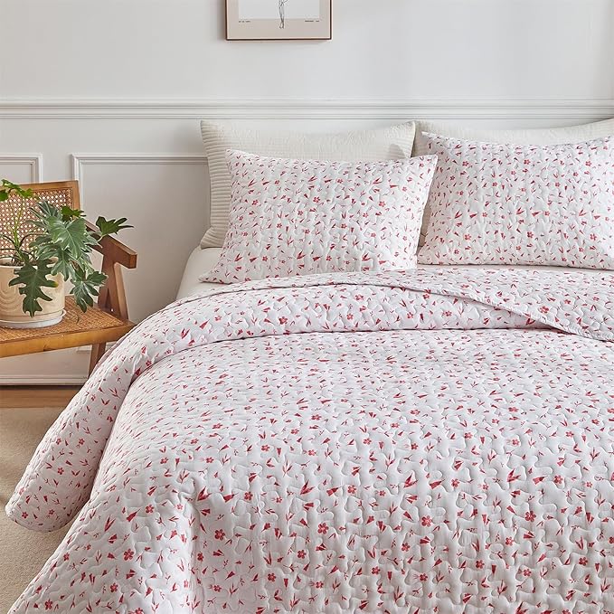 mixinni Full Queen Quilt Bedding Set with Pillow Shams, 3 Piece Boho Pink Floral Bed Coverlets for All Seasons, Soft Lightweight Microfiber Quilted Comforter Set-(90"x96", 1 Quilt+ 2 Pillow Shams)