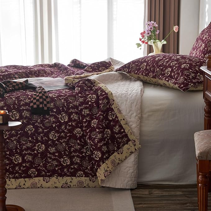 mixinni Red Floral Print Queen Size Quilt Set Soft Cotton Double-Laye Retro Rose Pattern Quilt Bedding Set Farmhouse Bedspread Coverlet Sets, 3-Pieces Including Pillow Shams (90x90 Inches)
