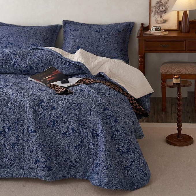 mixinni Navy Blue Floral King Size Quilt Set Soft Cotton Double-Layer Neutral Style Paisley Quilt Bedding Set Farmhouse Bedspread Coverlet Sets, 3-Pieces Including Pillow Shams (106x96 Inches)