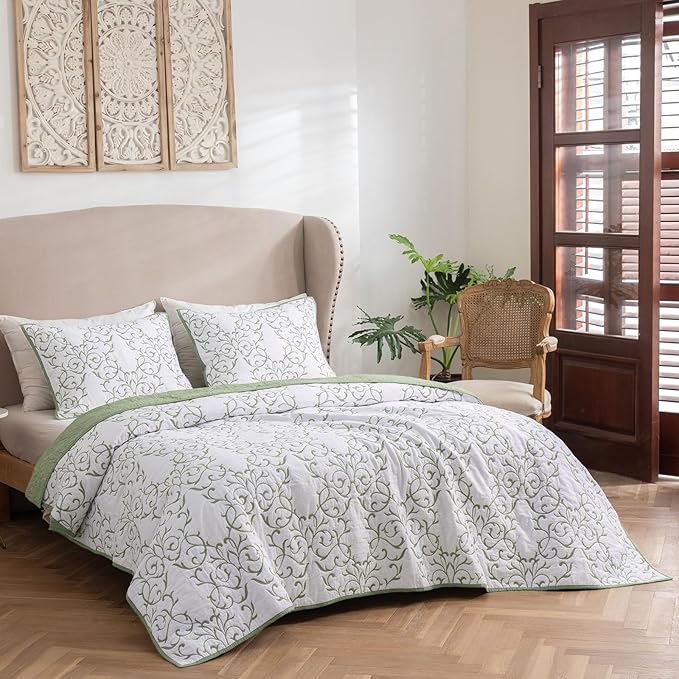 mixinni Quilt Sage Green Queen Size Reversible 3-Piece Sage Green Embroidery Pattern Elegant Quilt Set Queen Size, (1 Quilt,2 Pillow Shams)-All Seasons