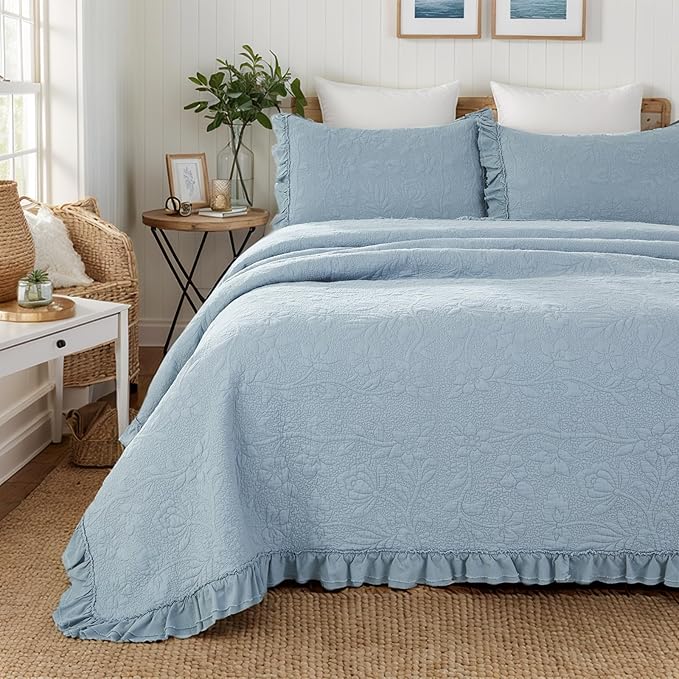 Brandream Queen Size Quilt Set Cotton Shabby Chic Bedding Light Blue Floral and Vine Matelasse Coverlet Set Ruffle Bedspreads 3-Piece