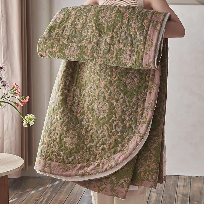 mixinni King Size Quilt Bedding Set Green Floral Soft Cotton Double-Layer Vintage Gold Paisley Quilt Set Farmhouse Bedspread Coverlet Sets, 3-Pieces Including Pillow Shams (106x96 Inches)