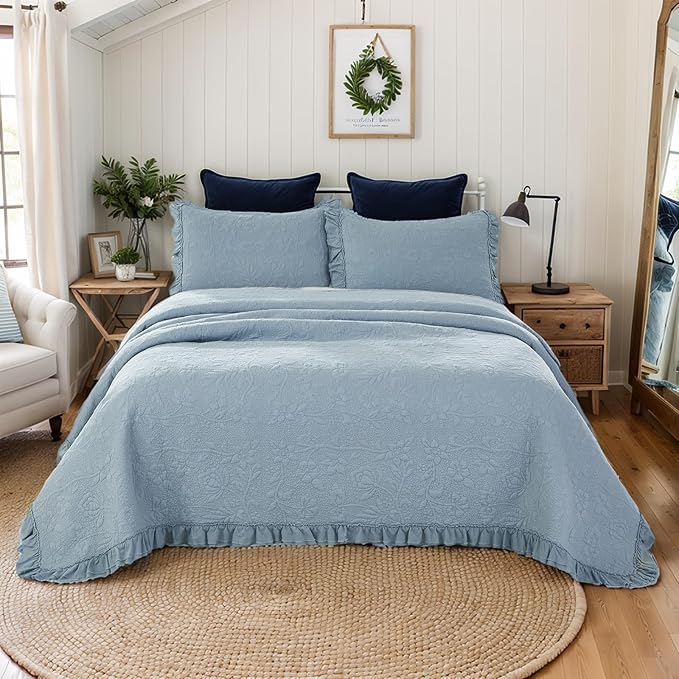 Brandream Queen Size Quilt Set Cotton Shabby Chic Bedding Light Blue Floral and Vine Matelasse Coverlet Set Ruffle Bedspreads 3-Piece
