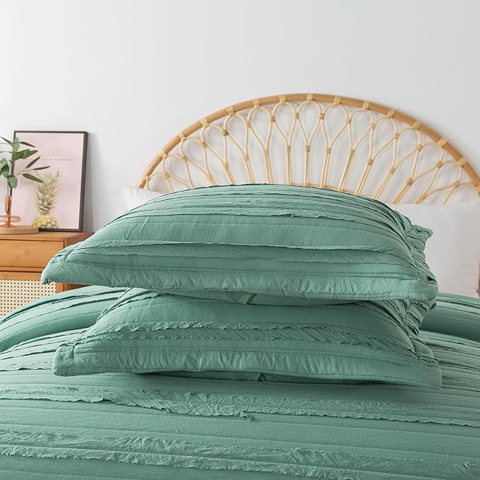HoneiLife Queen Quilt Bedding Set - Lightweight Bedspreads 3-Piece Washed Microfiber Quilt Sets Ultra Soft Coverlets Shabby Chic Bed Cover Ruffled Bedding Set All Season Quilts-Green