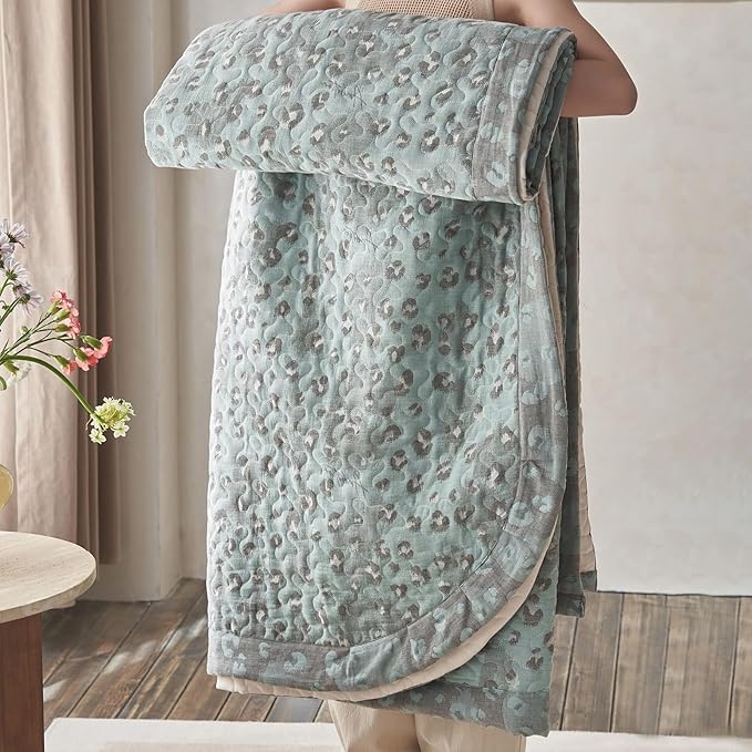 mixinni Leopard Print Quilt Set Queen Size Soft Cotton Double-Laye Retro Blue Animal Pattern Quilt Bedding Set Farmhouse Bedspread Coverlet Sets, 3-Pieces Including Pillow Shams (90x90 Inches)