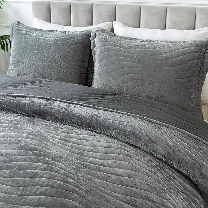 HoneiLife Velvet Quilt Sets King - Lightweight Bedspreads 3-Pieces, Stripe Coverlets Rustic Bed Cover King Quilt Bedding Sets for All Season Use, Grey