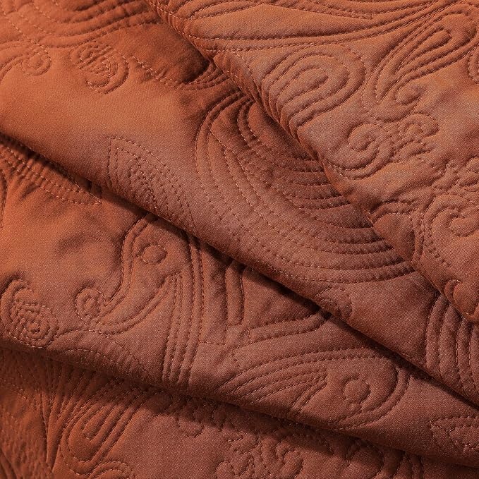 HoneiLife Queen Quilt Bedding Set - 3 Pieces Microfiber Quilt Sets Lightweight Bedspreads Reversible Coverlets Retro Bed Cover Paisley Pattern Bedding Set All Season Quilts-Rust