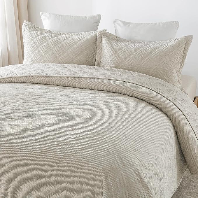 HoneiLife Bedspread Quilt Set Queen - 3 Piece Embroidered Corduroy Bedspreads Luxurious Coverlet Lightweight Bedcover Warm Bedding Set All Season Quilts-Greyish White, Queen Size