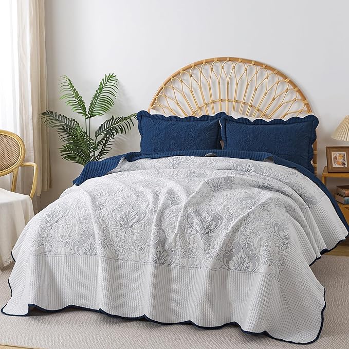 HoneiLife California King Quilt - Oversized King Bedspreads 128x120, 4-Piece Cal King Quilt Sets,Rustic Bedding Sets King Size,Reversible Coverlets Lightweight Bed Cover for All Season Use-Navy