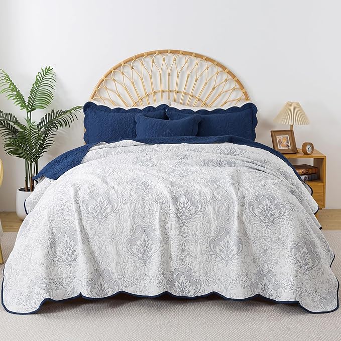 HoneiLife Queen Quilt Bedding Set - Microfiber Quilt Sets for Queen Bed, 3-Piece Lightweight Bedspreads,Reversible Coverlets Rustic Bed Cover, Floral Bedding Set All Season Quilts-Navy