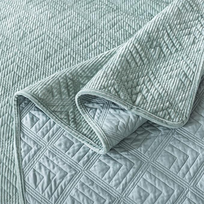 HoneiLife Queen Quilt Bedding Set - 3 Pieces Corduroy Quilt Sets Luxurious Bedspreads Embroidered Coverlets Autumn & Winter Bedding Set All Season Quilts-Mint Green