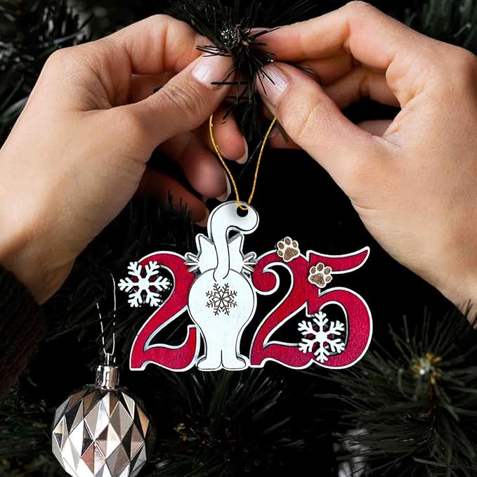 Cat 2025 Christmas Ornament – Cute Wooden Kitten Butt Tree Decoration with Snowflakes & Paw Prints for Cat Lovers, Pet Owner Christmas Décor