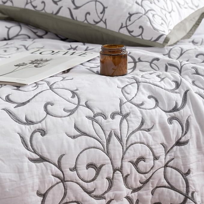 mixinni King Size Quilt 3-Piece Grey Embroidery Floral Pattern Bedspread Coverlet Set, (1 Quilt,2 Pillow Shams)-King Size