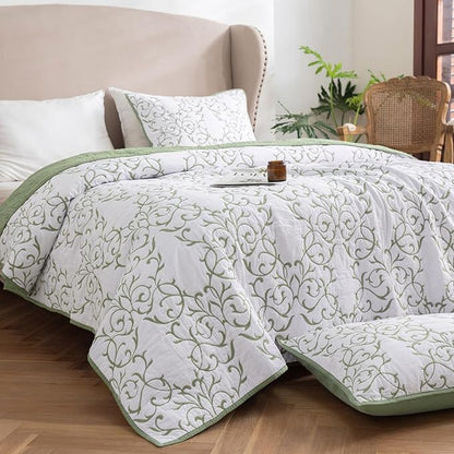 mixinni Quilt Sage Green Queen Size Reversible 3-Piece Sage Green Embroidery Pattern Elegant Quilt Set Queen Size, (1 Quilt,2 Pillow Shams)-All Seasons