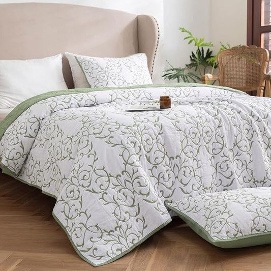 mixinni Quilt Light Green Twin Size Reversible 2-Piece Green Embroidery Pattern Elegant Quilt Set Twin Size, (1 Quilt,1 Pillow Shams)