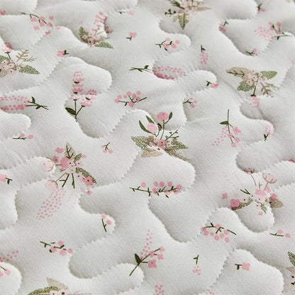 mixinni Floral Quilt Set King Cute Pink Flower Printed Quilted Bedding Set, Soft Aesthetic Floral Lightweight Bedspread Coverlet Set with Shams for All Season-(92"x106", 1 Quilt+ 2 Pillow Shams)