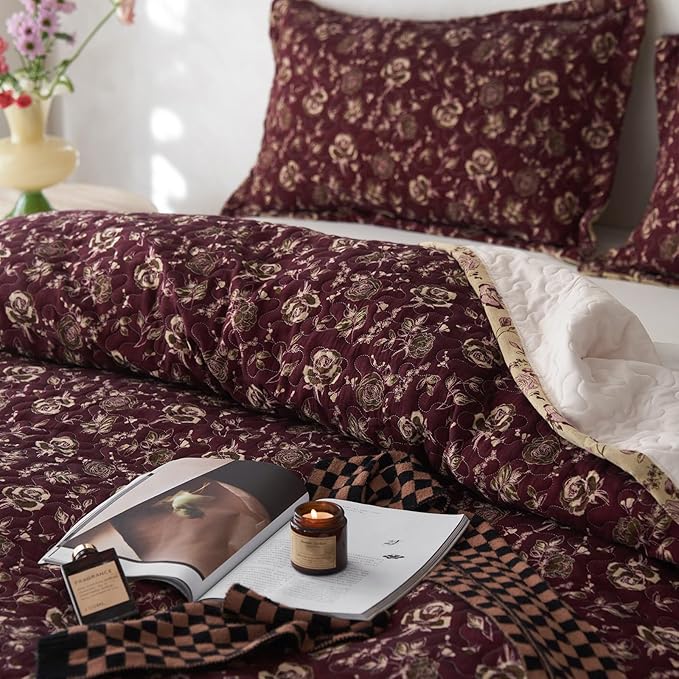 mixinni Red Floral Print Queen Size Quilt Set Soft Cotton Double-Laye Retro Rose Pattern Quilt Bedding Set Farmhouse Bedspread Coverlet Sets, 3-Pieces Including Pillow Shams (90x90 Inches)