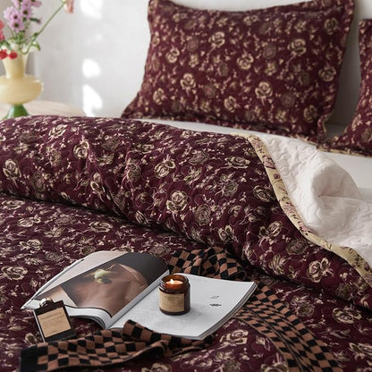 mixinni Red Floral Print Queen Size Quilt Set Soft Cotton Double-Laye Retro Rose Pattern Quilt Bedding Set Farmhouse Bedspread Coverlet Sets, 3-Pieces Including Pillow Shams (90x90 Inches)