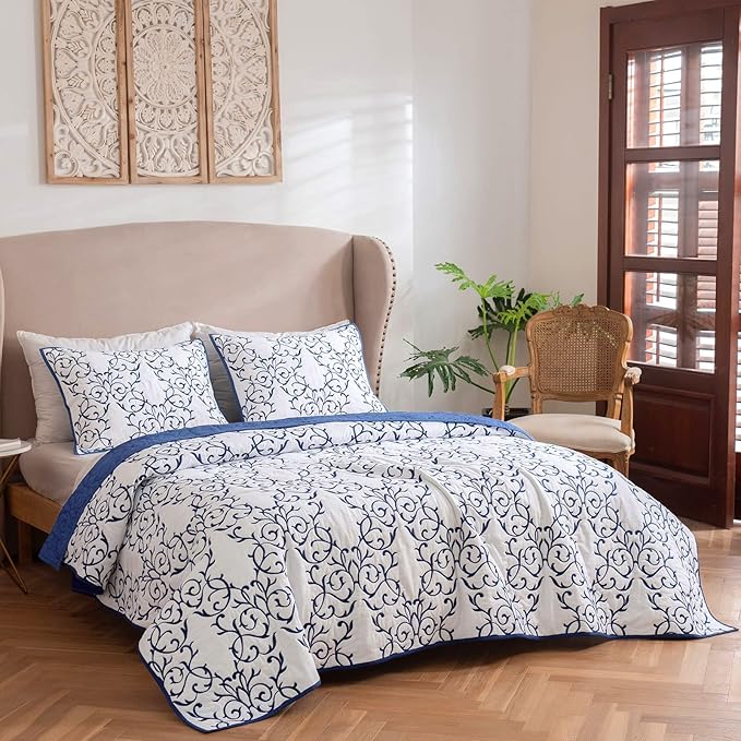 Mixinni Reversible Quilt 3-Piece Blue Embroidery Pattern Elegant Quilt Set with Embroidered Decorative Shams Soft Bedspreads & Coverlet Set - Full/Queen