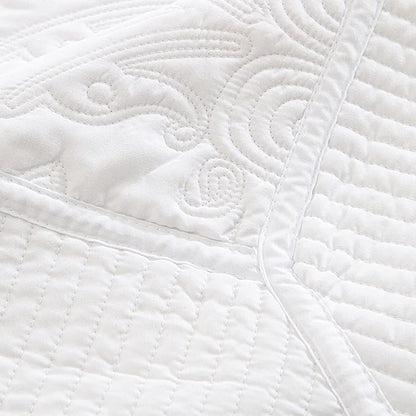 HoneiLife California King Quilt - Oversized King Bedspreads 120x120, 4-Piece Cal King Quilt Sets,Rustic Bedding Sets King Size,Reversible Coverlets Lightweight Bed Cover for All Season Use-White