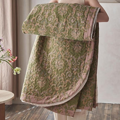 mixinni King Size Quilt Bedding Set Green Floral Soft Cotton Double-Layer Vintage Gold Paisley Quilt Set Farmhouse Bedspread Coverlet Sets, 3-Pieces Including Pillow Shams (106x96 Inches)