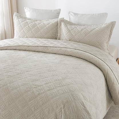 HoneiLife Bedspread Quilt Set Queen - 3 Piece Embroidered Corduroy Bedspreads Luxurious Coverlet Lightweight Bedcover Warm Bedding Set All Season Quilts-Greyish White, Queen Size