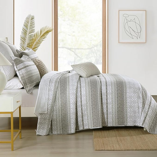 Homzard King Size Quilt Set, Grey White Snowflake Striped Comforter Set,Cotton Gray Bedspread King Size, Lightweight Comforter Fall Bedding 3 Piece All Season