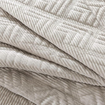 HoneiLife Bedspread Quilt Set Queen - 3 Piece Embroidered Corduroy Bedspreads Luxurious Coverlet Lightweight Bedcover Warm Bedding Set All Season Quilts-Greyish White, Queen Size